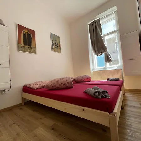 Vintage Center Apartment