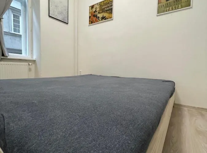 Vintage Apartment Ostrava Centrum - Free Parking Apartamento *